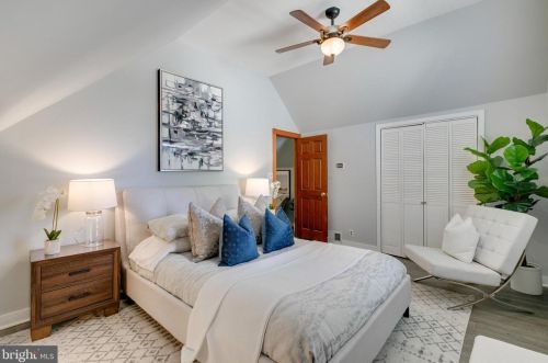 301 Lincoln Ave, West Deptford NJ  08066-1132 exterior