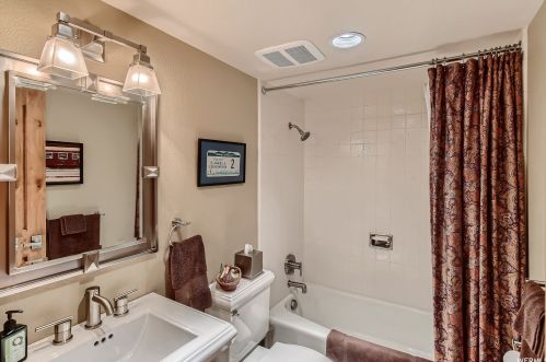 2539 Fairway Vlg Dr, Park City UT 84060-7023 exterior