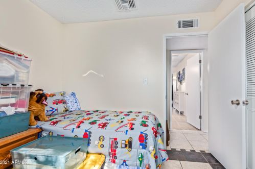 3736 Charter Oak Rd, Phoenix AZ 85032-7452 exterior