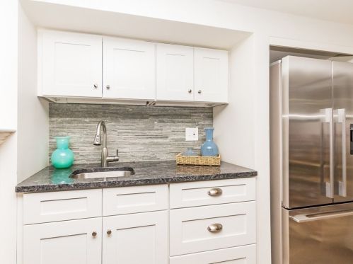 146 Arnold Rd, Newton MA 02459-3046 exterior