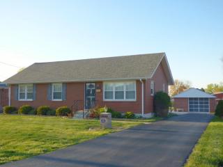 5505 Georgia Ln, Louisville KY  40219-2917 exterior