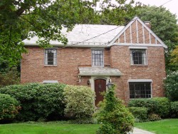 19 Evelyn Rd, Newton, MA 02468-1212