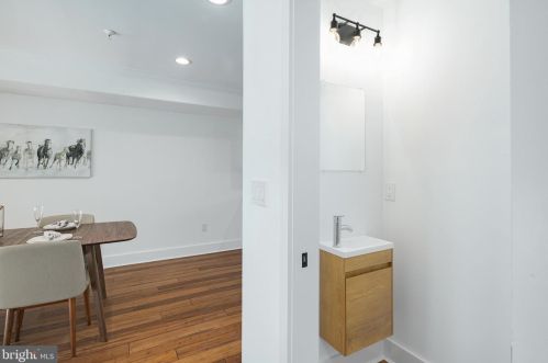 1813 6 St, Philadelphia PA 19140-4528 exterior