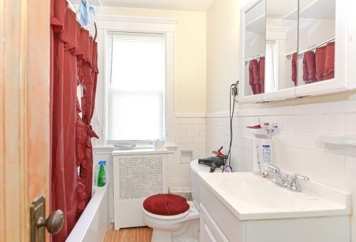 12 Lockeland Ave, Arlington MA 02476-6342 exterior