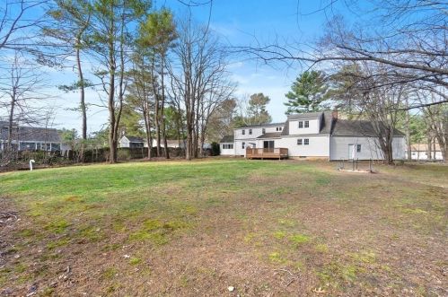 1086 Burt St, Taunton MA 02780-5166 exterior