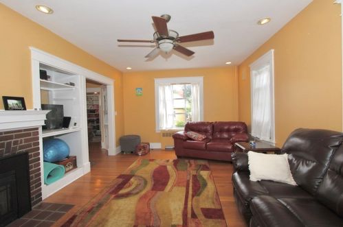 75 Quinapoxet Ln, Worcester, MA 01606-1553