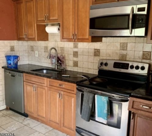 107 High St, Dover, NJ 07869-2214