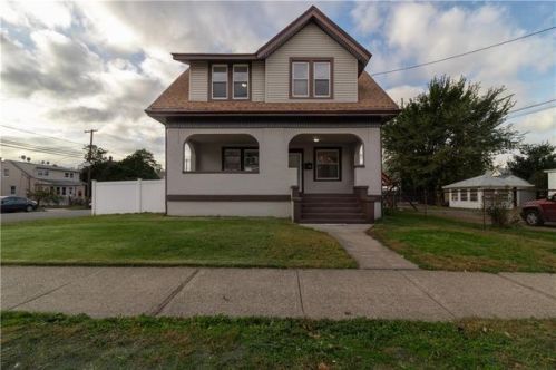 117 Pershing Ave, Carteret, NJ 07008-2560