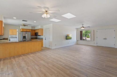 2165 Eugie Ave, Phoenix AZ 85029-1614 exterior