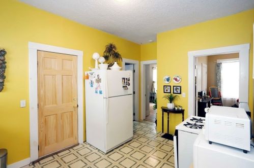 106 Arnold St, New Bedford MA 02740-3640 exterior