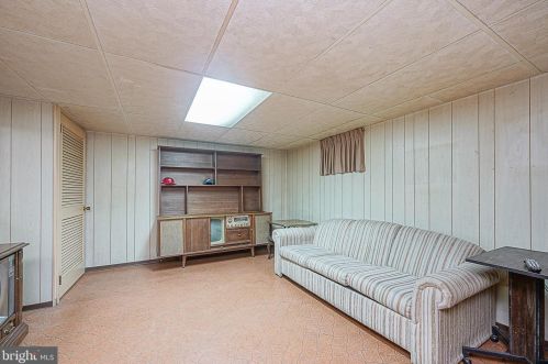 616 Chestnut Ave, West Deptford NJ 08097-1604 exterior