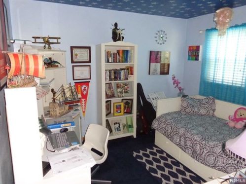 133 Belgrove Dr, Kearny NJ 07032-1505 exterior