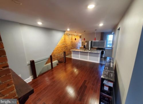 7815 Germantown Ave, Philadelphia, PA 19118-3526