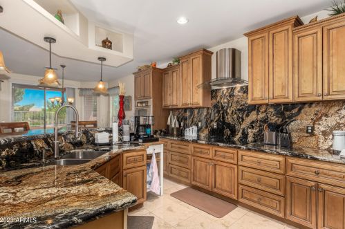 2602 Apollo Rd, Phoenix AZ 85042-5381 exterior