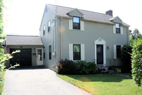 2 Chevy Chase Rd, Worcester, MA 01606-2515