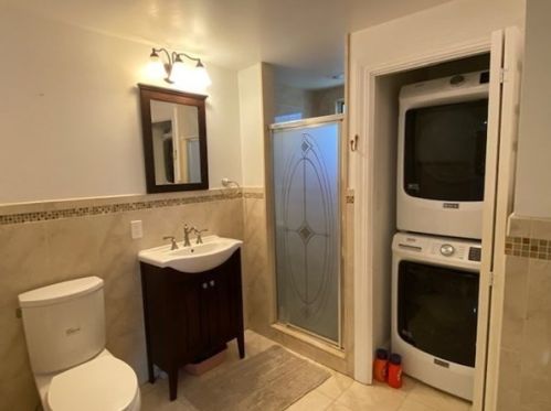 228 Woodcliff Rd, Newton MA 02461-2128 exterior