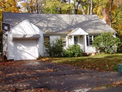 197 Lincoln St, Newton, MA 02461-1327
