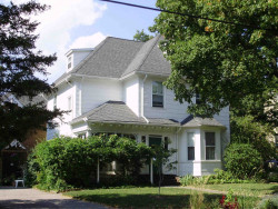 495 Watertown St, Newton, MA 02460-1452