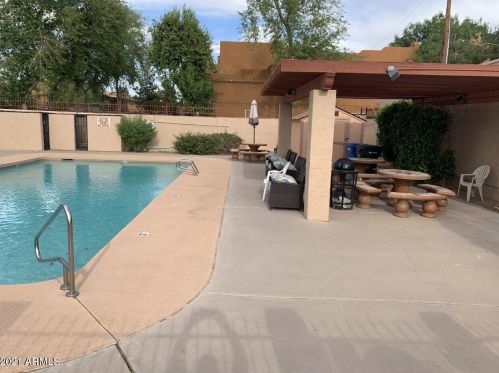 5217 18th Dr, Phoenix, AZ 85015-3037