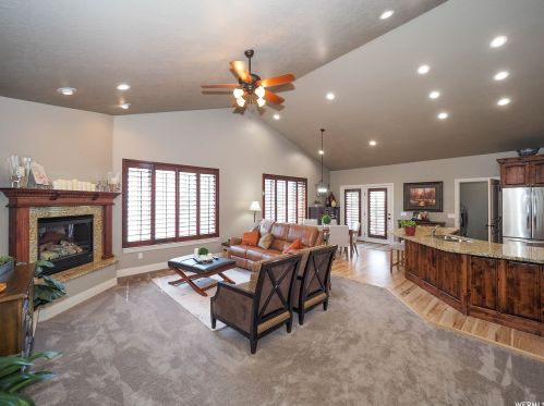 2161 Lorita Way, Sandy UT 84093-6514 exterior