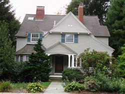414 Woodward St, Newton, MA 02468-1523