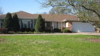 5 Lariat, Lemont IL  60439-9737 exterior