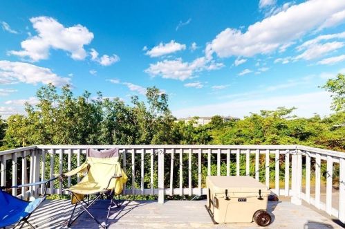 72 Bay State Rd, Quincy MA 02171-1511 exterior