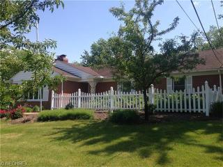 9320 Beechwood Dr, Cleveland, OH 44141-2604