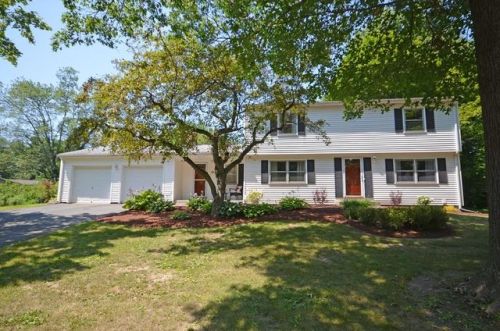 153 Pondview Dr, Amherst MA  01002-3230 exterior