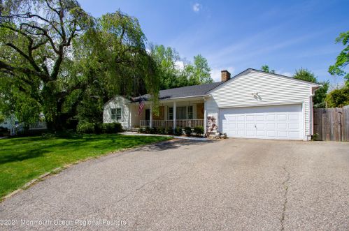 186 Pinckney Rd, Little Silver, NJ 07739-1014
