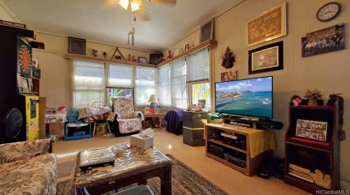 711 Piikoi St, Honolulu HI 96822-4029 exterior