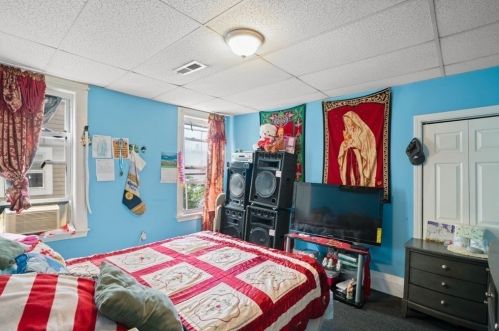 142 Marlborough St, Chelsea MA 02150-2910 exterior