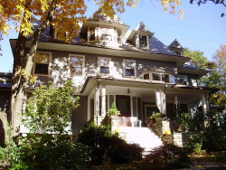 61 Montvale Rd, Newton, MA 02459-1361