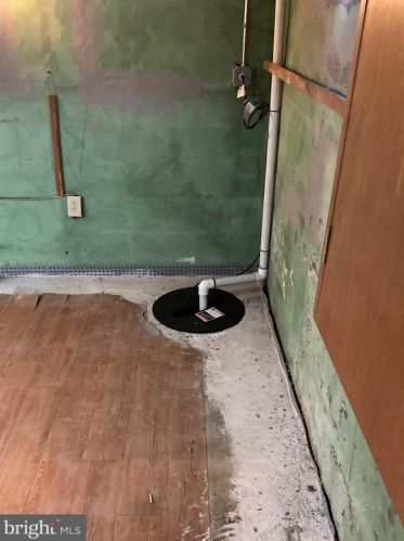 124 Military Dr, West Deptford NJ 08063-1507 exterior