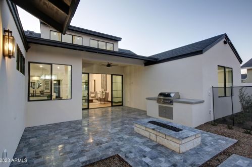 3417 44th Pl, Phoenix AZ 85050-6934 exterior