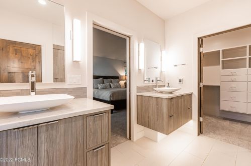 4928 Silver Spg, Park City UT 84098-6042 exterior