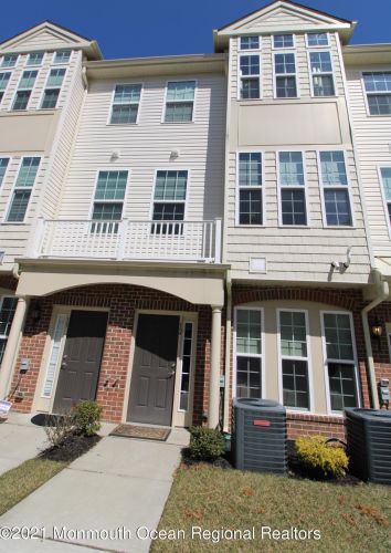 12 Kyle Dr, Tinton Falls, NJ 07712-7536