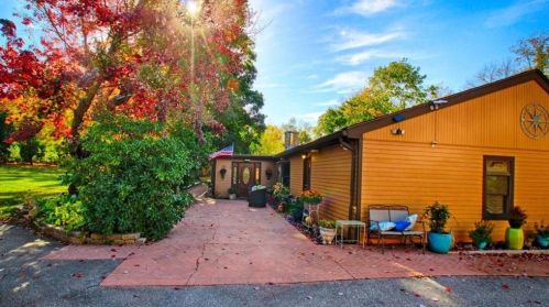 180 Hope St, Seekonk MA 02771-3001 exterior