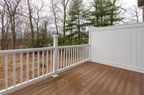 582 Lake St, Shrewsbury MA  01545-4643 exterior