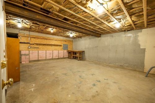 71 Paul Revere Ter, Taunton MA  02780-3813 exterior