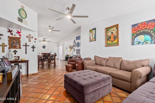 1444 Carson Rd, Phoenix AZ  85041-6711 exterior