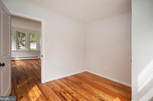 156 Turkey Hill Rd, West Deptford NJ  08093-2312 exterior