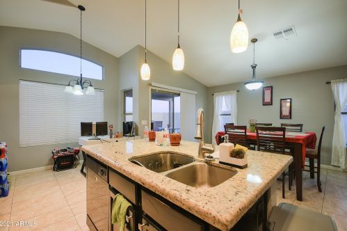 2251 63 Dr, Phoenix AZ 85033-1630 exterior