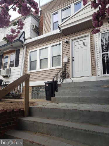 4131 Gilham St, Philadelphia, PA 19135-2512