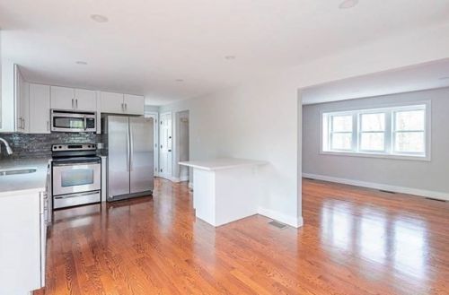 56 Pine Cliff Rd, Weymouth MA  02189-1910 exterior