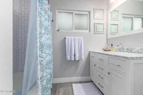 2126 Cambridge Ave, Phoenix AZ 85007-1111 exterior