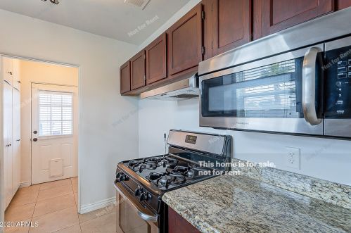 1502 Edgemont Ave, Phoenix AZ 85035-1916 exterior