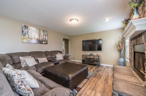 640 Tower Dr, Verona KY 41092-8173 exterior