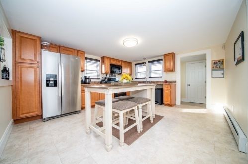 41 Worcester St, New Bedford MA 02745-1007 exterior