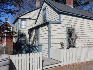 53 Prospect St, Marblehead MA  01945-3171 exterior